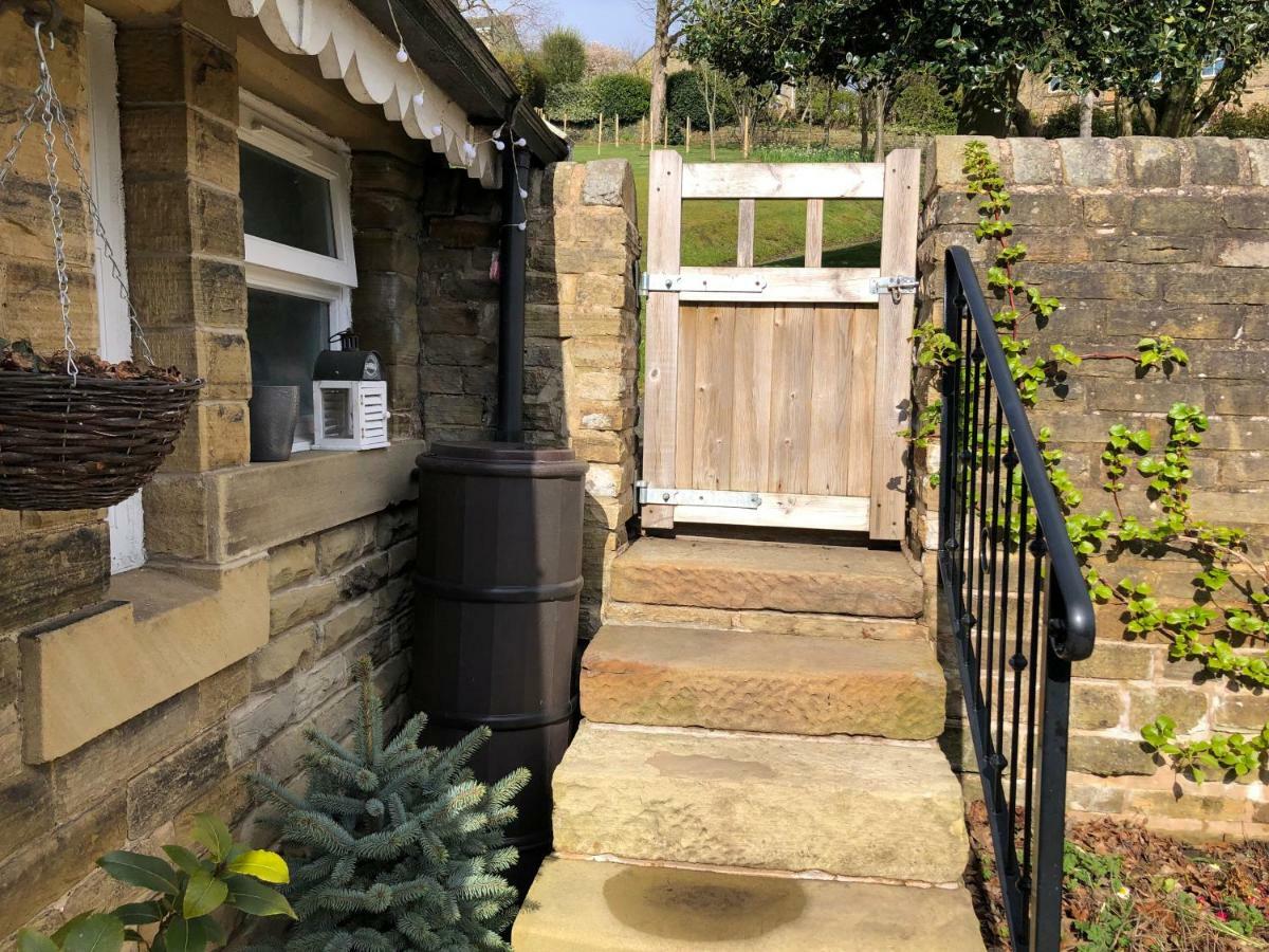 "The Lodge", Holmfirth Exterior photo