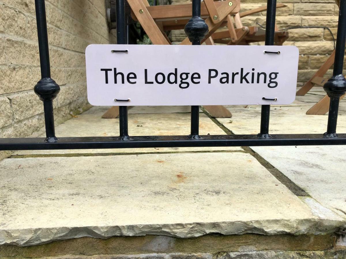 "The Lodge", Holmfirth Exterior photo